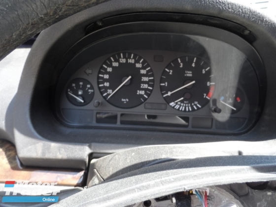 BMW X5 E53 3.0 HALF CUT  Half-cut