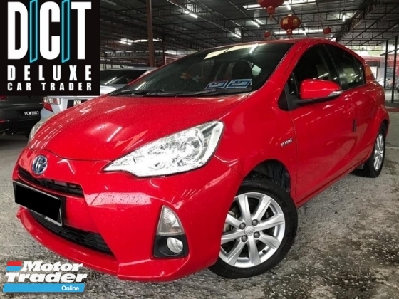 2015 TOYOTA PRIUS C 1.5 HYBRID FULL SERVICE ONE LADY OWNER LOW MILEAGE LIKE NEW CAR