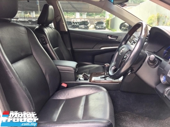 2016 TOYOTA CAMRY HYBRID 2.5 LEATHER PACKAGE (2 YEAR WARRANTY)(LOW MILEAGE)(ONE OWNER)(UNDER WARRANTY)