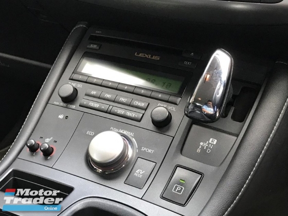 2014 LEXUS CT200H HYBRID LUXURY 1LADY OWNER LOW MILEAGE ORIGINAL PAINT TIP TOP CONDITION FULL LOAN