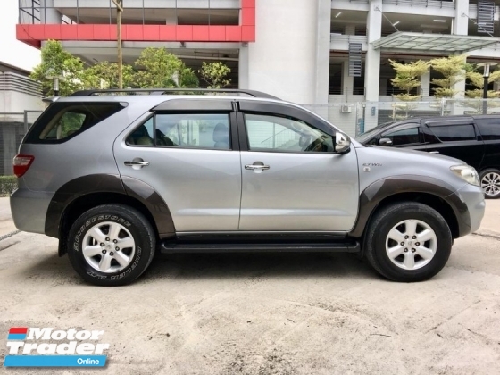 2010 TOYOTA FORTUNER 2.7 V SUV FACELITE AT (TRUE YEAR MAKE)(ONE OWNER)(LOW MILEAGE)(2 YEAR WARRANTY)