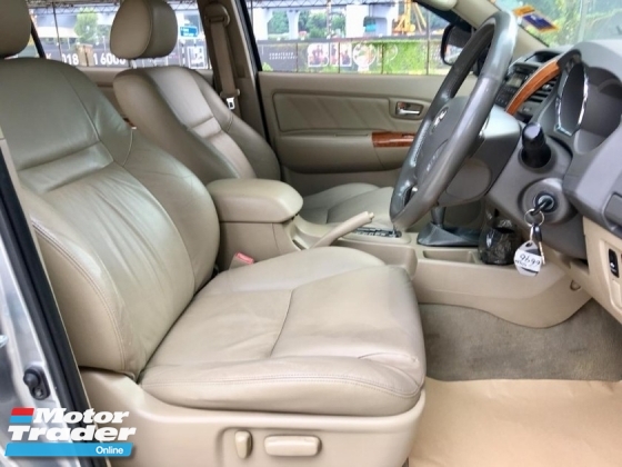 2010 TOYOTA FORTUNER 2.7 V SUV FACELITE AT (TRUE YEAR MAKE)(ONE OWNER)(LOW MILEAGE)(2 YEAR WARRANTY)