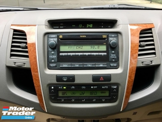 2010 TOYOTA FORTUNER 2.7 V SUV FACELITE AT (TRUE YEAR MAKE)(ONE OWNER)(LOW MILEAGE)(2 YEAR WARRANTY)