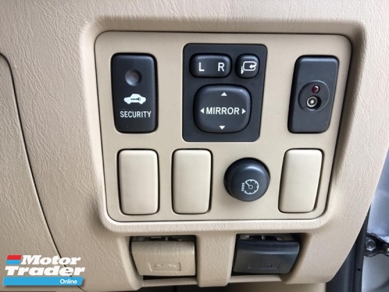 2010 TOYOTA FORTUNER 2.7 V SUV FACELITE AT (TRUE YEAR MAKE)(ONE OWNER)(LOW MILEAGE)(2 YEAR WARRANTY)
