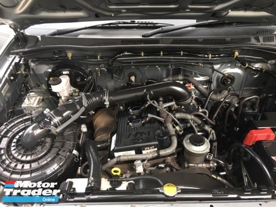 2010 TOYOTA FORTUNER 2.7 V SUV FACELITE AT (TRUE YEAR MAKE)(ONE OWNER)(LOW MILEAGE)(2 YEAR WARRANTY)