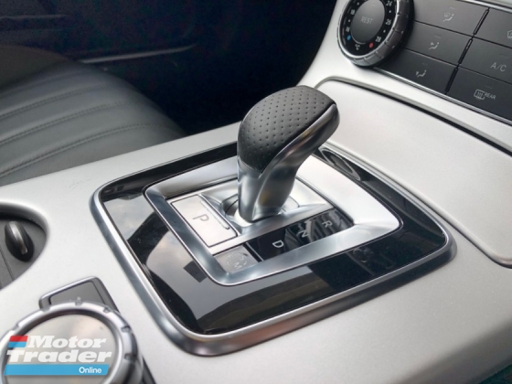 2015 MERCEDES-BENZ SLK New Engine 2.0 Turbocharged 9G-Tronic Chrono-Sport Panoramic Roof Bucket Seat Multi Function Paddle Shift Steering Daytime LED Zone Climate Auto Cruise Control Bluetooth® Connectivity Unreg