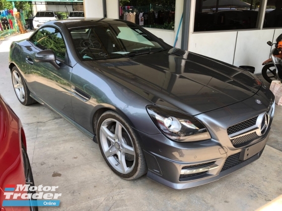 2015 MERCEDES-BENZ SLK New Engine 2.0 Turbocharged 9G-Tronic Chrono-Sport Panoramic Roof Bucket Seat Multi Function Paddle Shift Steering Daytime LED Zone Climate Auto Cruise Control Bluetooth® Connectivity Unreg