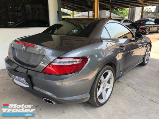 2015 MERCEDES-BENZ SLK New Engine 2.0 Turbocharged 9G-Tronic Chrono-Sport Panoramic Roof Bucket Seat Multi Function Paddle Shift Steering Daytime LED Zone Climate Auto Cruise Control Bluetooth® Connectivity Unreg