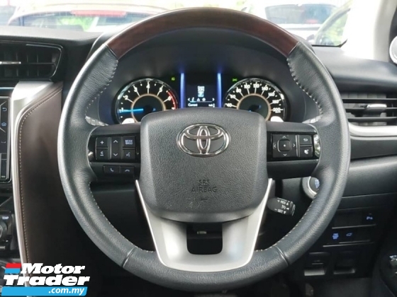 2018 TOYOTA FORTUNER 2.7V NEW VERSION FACELIFT FULL SERVICE UNDER WARRANTY UNTIL 2023 ONE OWNER NEW CAR CONDITION