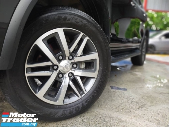 2018 TOYOTA FORTUNER 2.7 SRZ 4X4 PETROL (A) UNDER WARRANTY UNTIL 2023 TRUE YEAR MADE 2018 FULL SERVICE RECORD PUSH START BUTTON