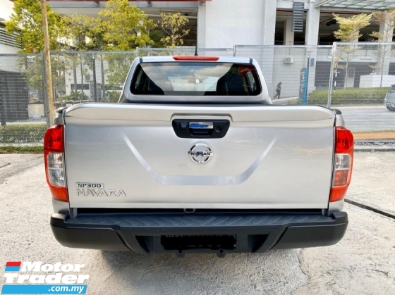 2015 NISSAN NAVARA 2.5L 4X4 SE NP300 AT (TRUE YEAR MAKE)(LOW MILEAGE)(2 YEAR WARRANTY)(ONE OWNER)