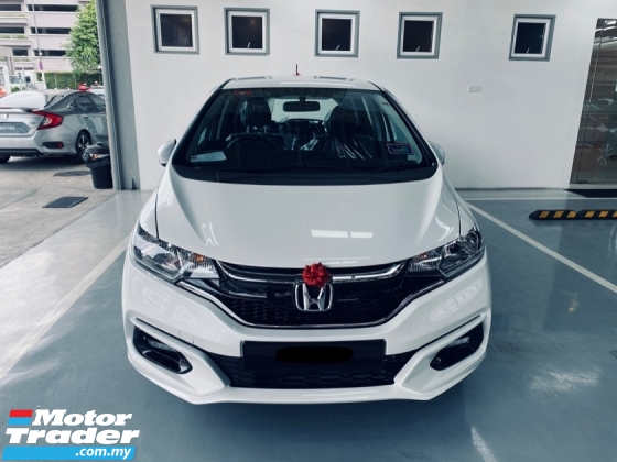 2020 HONDA JAZZ 2020 HONDA JAZZ Best Offer Jazz 1.5 S E V i-Vtec Engine 7-Speed CVT Transmission Push start Button Smart Key Entry Vehicle Stability Assist Hill Start Assist Cruise Control Paddle Shift Dual 6-Airbags 9 Cup Holders Multi-Angle Reverse Camera Hands-Free Te
