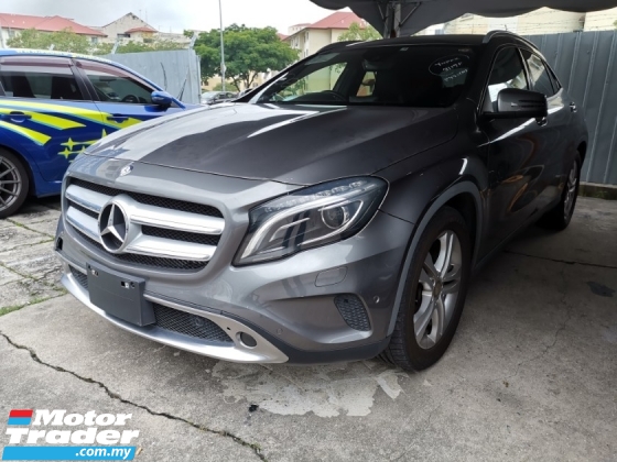 2015 MERCEDES-BENZ GLA Mercedez GLA 180 with electric memory leather seat