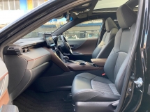 2021 TOYOTA Harrier 2.0 Z Modelista Kit But Kuasa Bumbung Panaromik JBL