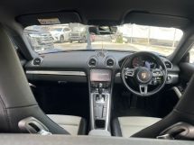 2018 PORSCHE 718 CAYMAN 2.0 PDK /UK SPEC /TWO TONE INTERIOR /PDLS 
