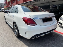 2017 梅赛德斯 - 奔驰C级C250 2.0 (一个) AMG CKD Panaromic 车顶电动后备箱 