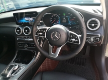 2019 MERCEDES-BENZ C-CLASS C200 1.5 TURBO Tahun Dibuat 2019 Mil Facelift Baharu 29000 km Perkhidmatan Penuh Hap SENG Waranti hingga Nov 2023