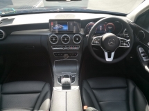 2019 MERCEDES-BENZ C-CLASS C200 1.5 TURBO Tahun Dibuat 2019 Mil Facelift Baharu 29000 km Perkhidmatan Penuh Hap SENG Waranti hingga Nov 2023