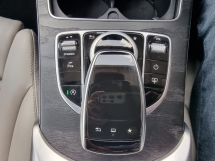 2016 梅赛德斯-奔驰 C 级 C250 AMG 线轿车 (自由 2 Y 汽车保修) REG 2016