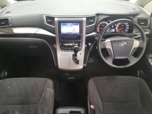 2011 TOYOTA VELLFIRE 2.4 Z PLATINUM GOLD 带电动记忆座椅 制造年份 2011 车身套件 (( 自由 2 YRS保修 ))