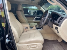 2020 TOYOTA LAND CRUISER 4.6 ZX Full Spec Sunroof Power But Surround Cam