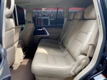 2020 TOYOTA LAND CRUISER 4.6 ZX Full Spec Sunroof Power But Surround Cam