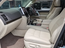 2020 TOYOTA LAND CRUISER 2020 Toyota Land Cruiser 4.6 (A) ZX Berdaftar 2021