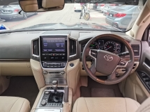 2020 TOYOTA LAND CRUISER 2020 Toyota Land Cruiser 4.6 (A) ZX Berdaftar 2021