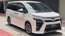 2021 TOYOTA VOXY ZS KIRAMEKI III 2.0