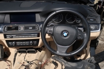 BMW F10 528 HALF CUT SPARE PARTS  Half-cut 