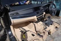 BMW F10 528 HALF CUT SPARE PARTS  Half-cut 