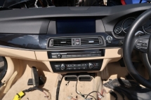 BMW F10 528 HALF CUT SPARE PARTS  Half-cut 