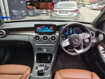 2019 梅赛德斯-奔驰 C 级 梅赛德斯-奔驰 C300 2.0 AMG LINE (一个) CKD 2019