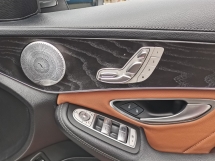 2019 梅赛德斯-奔驰 C 级 梅赛德斯-奔驰 C300 2.0 AMG LINE (一个) CKD 2019