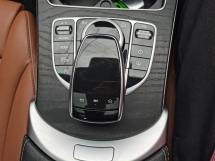 2019 梅赛德斯-奔驰 C 级 梅赛德斯-奔驰 C300 2.0 AMG LINE (一个) CKD 2019