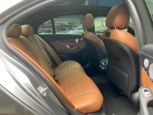 2019 梅赛德斯 - 奔驰C级C300 2.0 AMG 66K KM 保修期内提供全面服务