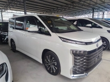2022 TOYOTA VOXY S-Z 50 km New Car condtition