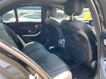 2018 梅赛德斯 - 奔驰C级C250 2.0 (一个) AMG CKD Panaromic 车顶电动后备箱 
