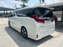 2022 TOYOTA ALPHARD 2.5 SC /3BA /3 EYE HEADLIGHT /SUNROOF /PILOT SEATS