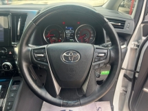 2022 TOYOTA ALPHARD 2.5 SC /3BA /3 EYE HEADLIGHT /SUNROOF /PILOT SEATS