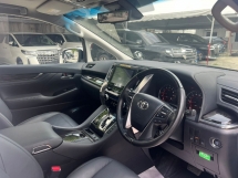 2022 TOYOTA ALPHARD 2.5 SC /3BA /3 EYE HEADLIGHT /SUNROOF /PILOT SEATS
