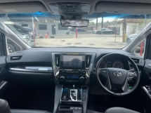 2022 TOYOTA ALPHARD 2.5 SC /3BA /3 EYE HEADLIGHT /SUNROOF /PILOT SEATS