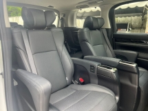 2022 TOYOTA ALPHARD 2.5 SC /3BA /3 EYE HEADLIGHT /SUNROOF /PILOT SEATS