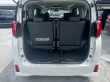 2022 TOYOTA ALPHARD 2.5 SC /3BA /3 EYE HEADLIGHT /SUNROOF /PILOT SEATS