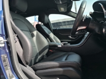 2020 梅赛德斯-奔驰 C 级 C200 AMG W205 全新改款年份 2020 千 45000 km 全方位服务循环保修至 11 月 2024