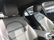 2020 梅赛德斯-奔驰 C 级 C200 AMG W205 全新改款年份 2020 千 45000 km 全方位服务循环保修至 11 月 2024