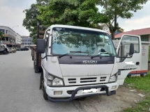 2013 2013 Isuzu NPR66 16.5ft Wooden Cargo Good Condition