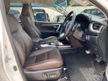 2017 TOYOTA FORTUNER 2.7 (A) SRZ Reg 2018 Kamera But Kuasa Langkah Sisi 