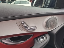 2021 梅赛德斯-奔驰 GLC 梅赛德斯-奔驰 GLC300 2.0 AMG LINE 50K KM 保修期至 2025
