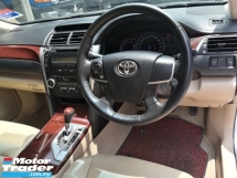 2014 TOYOTA CAMRY 2.0 E Tahun Dibuat 2014 Perbatuan Tulen 127k km Memproses 2k